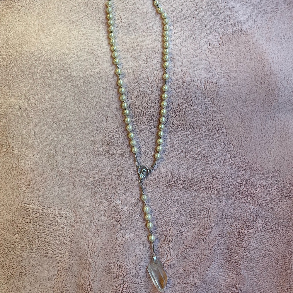 Pearl rosary with quarts pendant